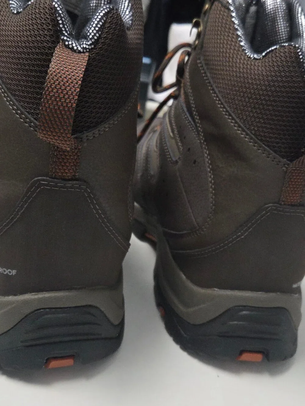 Columbia Men's Gunnison II Omni-Heat Hiking Snow Boots Brown Size 14 Wide.